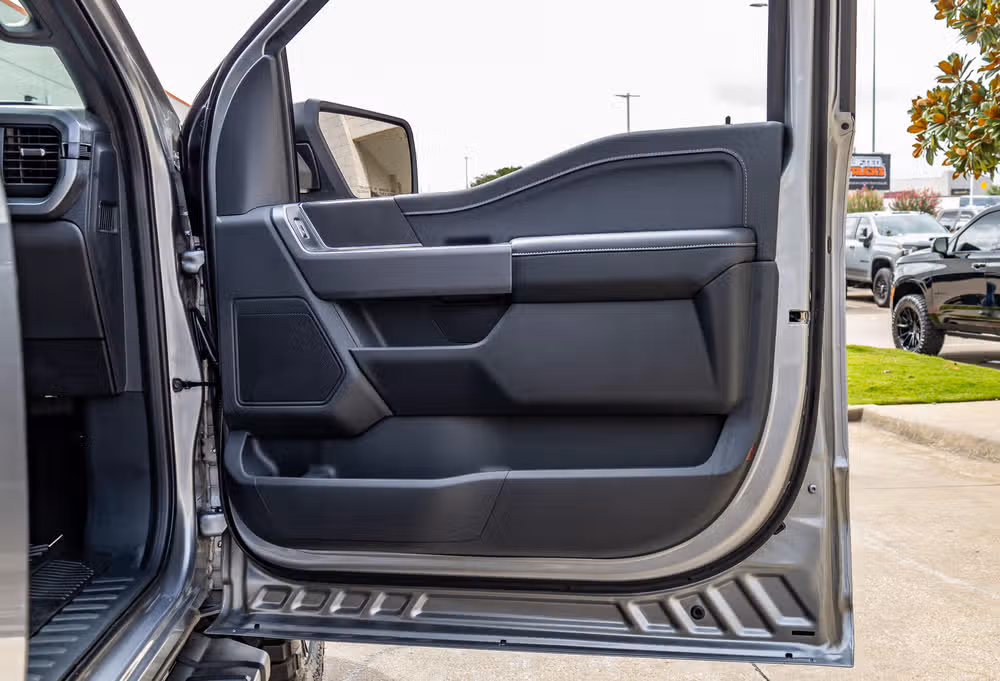2025 Ford F-150 XLT SuperCrew Image 38