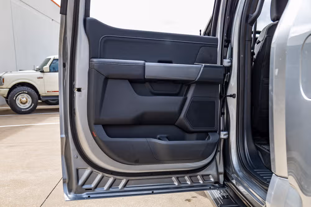 2025 Ford F-150 XLT SuperCrew Image 39