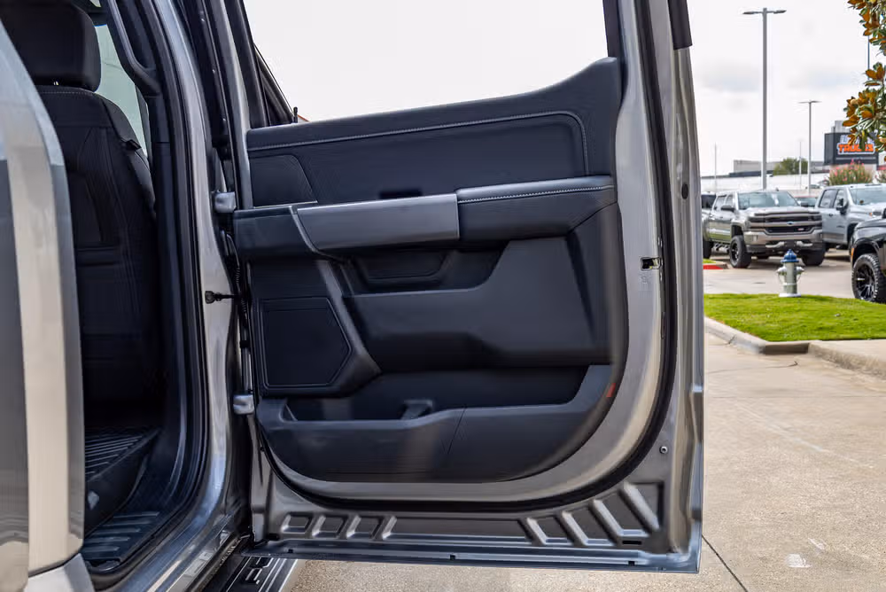 2025 Ford F-150 XLT SuperCrew Image 40