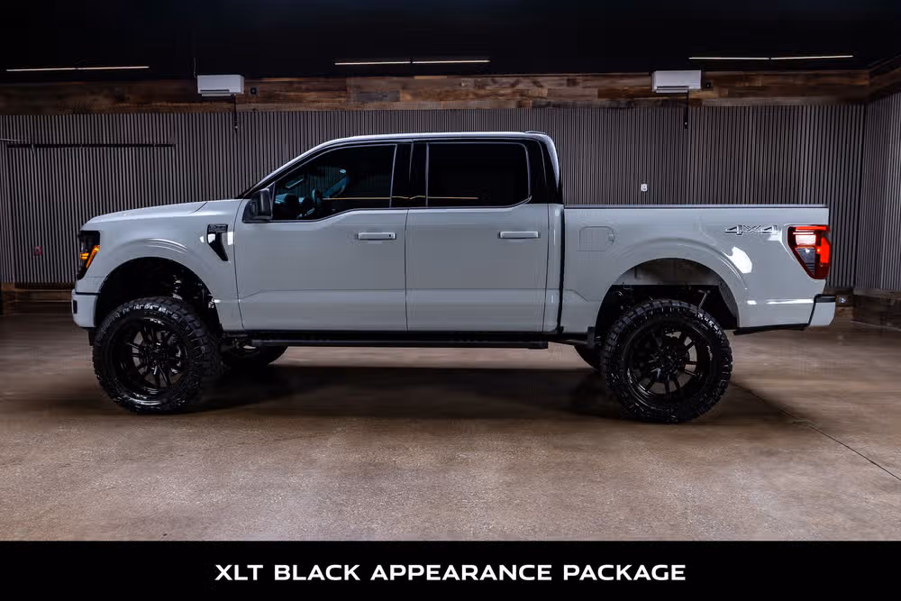 2026 Ford F-150 XLT SuperCrew Image 6