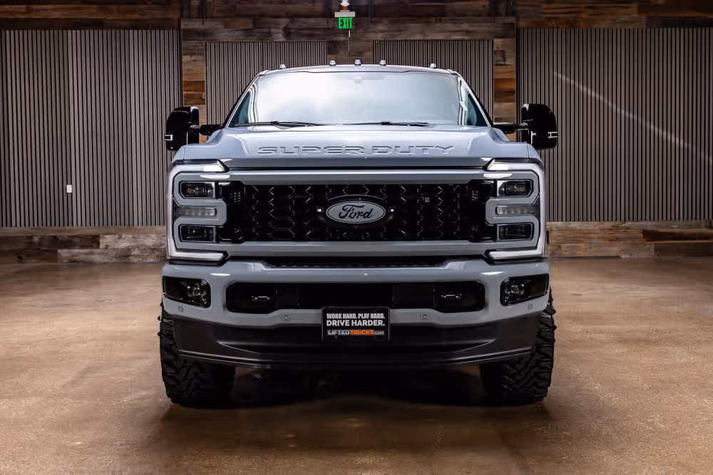2026 Ford F-350 Super Duty Platinum Crew Cab Image 4