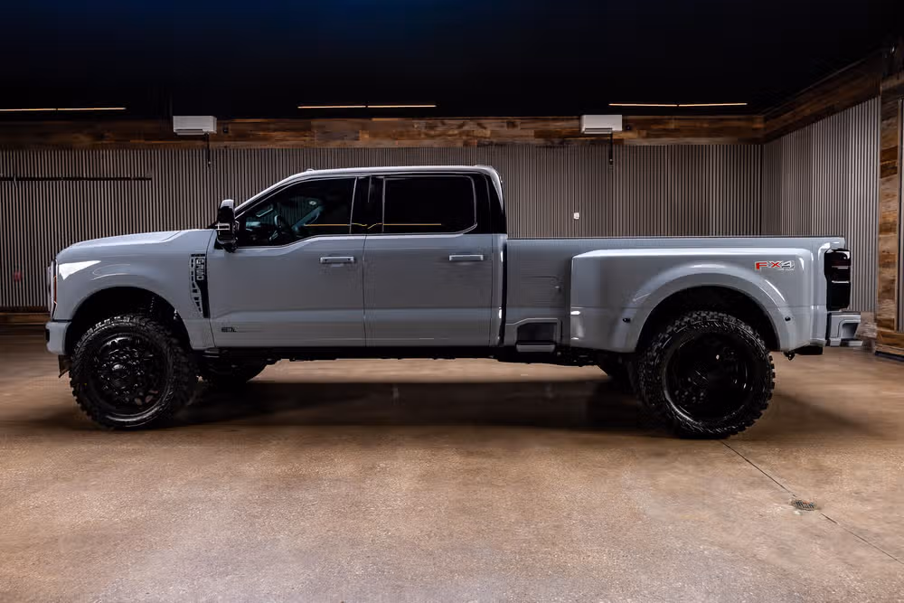 2026 Ford F-350 Super Duty Platinum Crew Cab Image 6