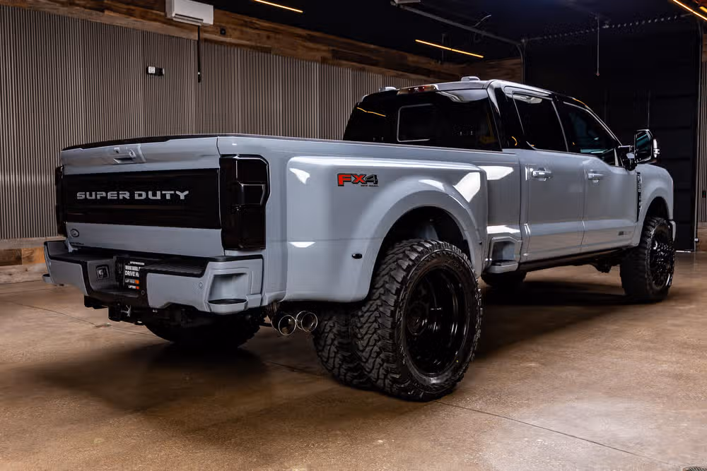 2026 Ford F-350 Super Duty Platinum Crew Cab Image 10