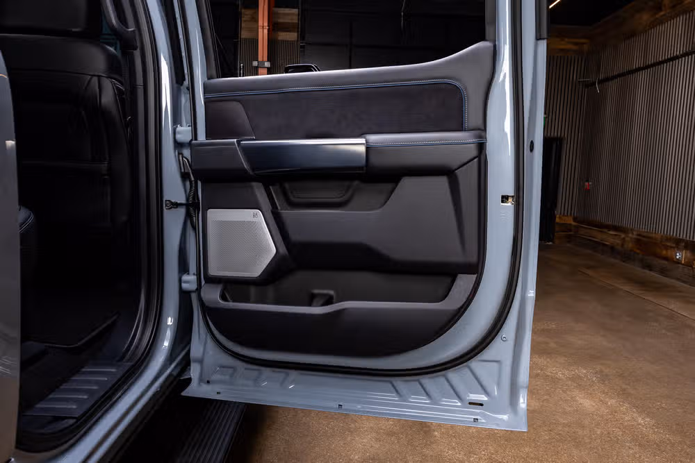 2026 Ford F-350 Super Duty Platinum Crew Cab Image 41