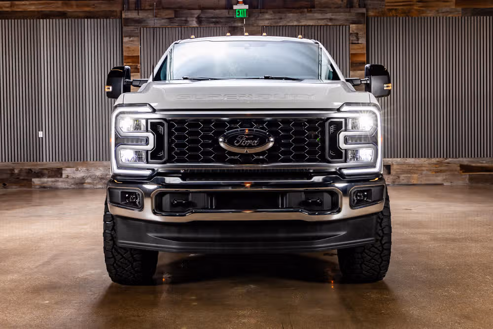 2026 Ford F-350 Super Duty Lariat Crew Cab Image 4