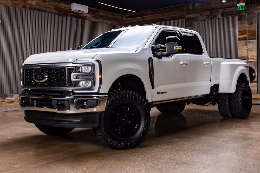 2026 Ford F-350 Super Duty Lariat Crew Cab Image 5
