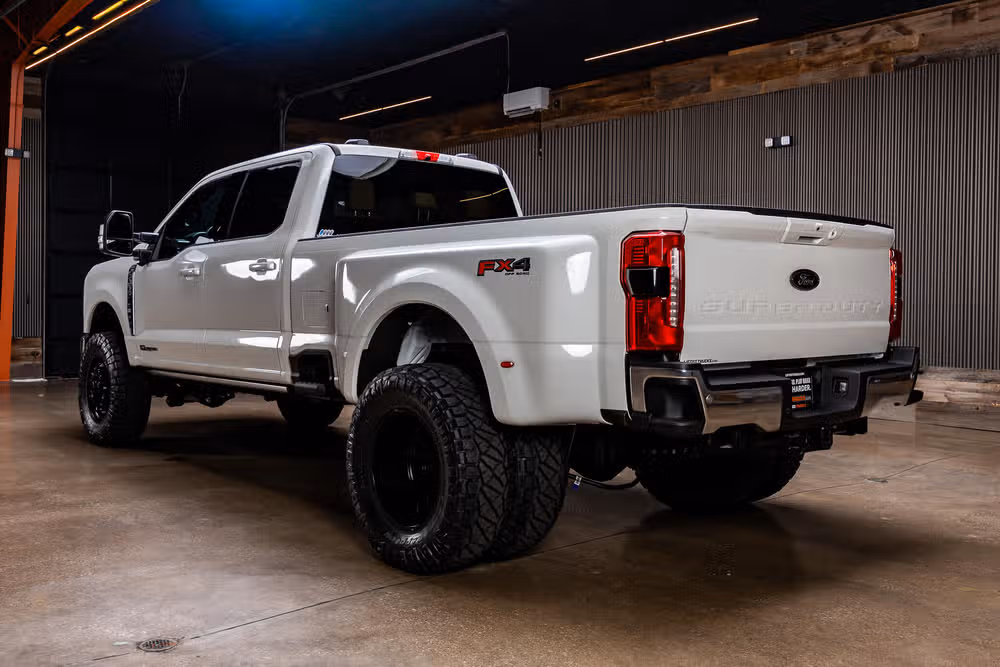 2026 Ford F-350 Super Duty Lariat Crew Cab Image 7