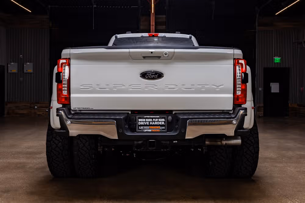 2026 Ford F-350 Super Duty Lariat Crew Cab Image 8