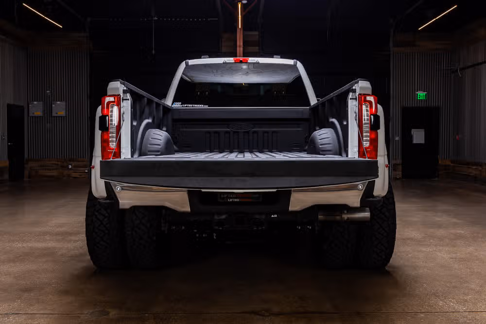 2026 Ford F-350 Super Duty Lariat Crew Cab Image 9