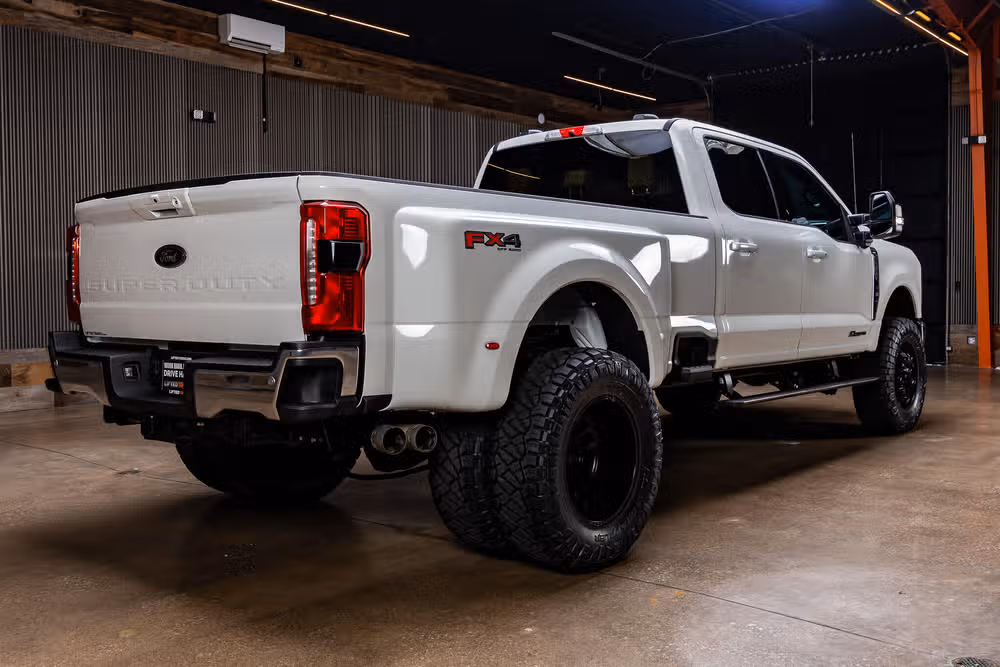 2026 Ford F-350 Super Duty Lariat Crew Cab Image 10