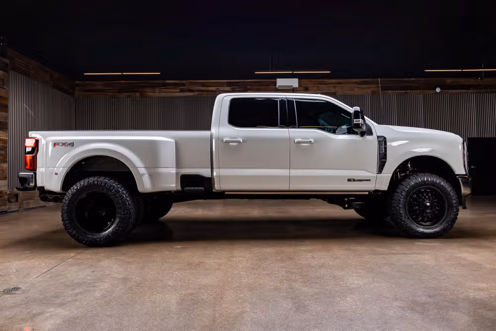 2026 Ford F-350 Super Duty Lariat Crew Cab Image 11