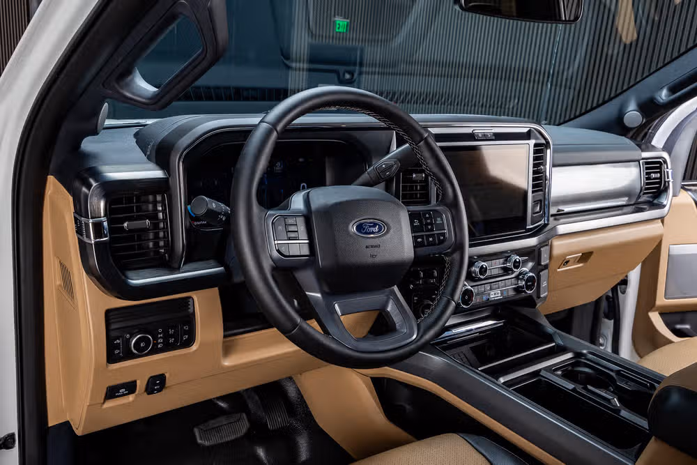 2026 Ford F-350 Super Duty Lariat Crew Cab Image 17
