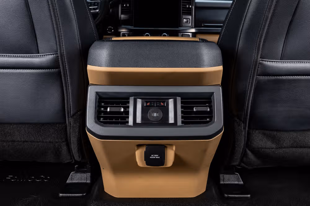 2026 Ford F-350 Super Duty Lariat Crew Cab Image 34