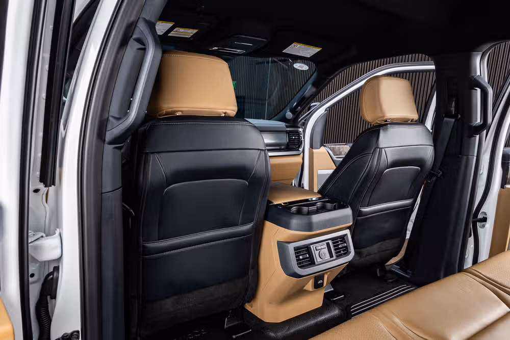 2026 Ford F-350 Super Duty Lariat Crew Cab Image 35