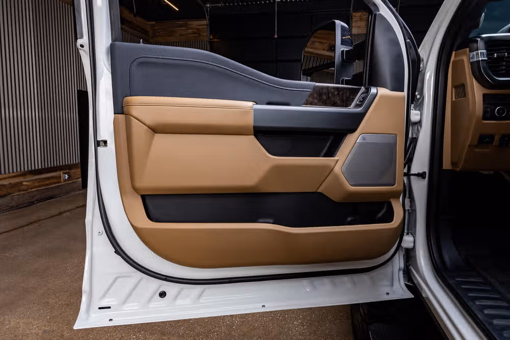 2026 Ford F-350 Super Duty Lariat Crew Cab Image 37