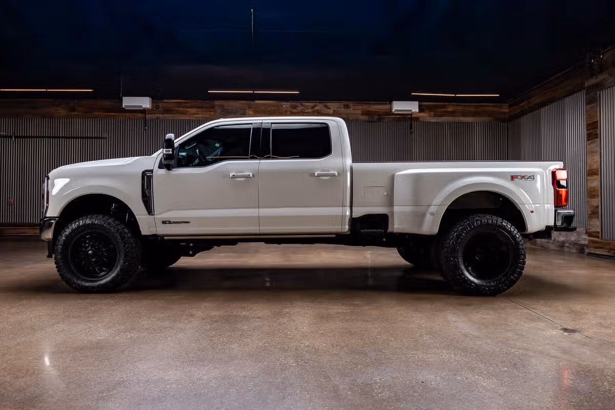 2026 Ford F-350 Super Duty Lariat Crew Cab