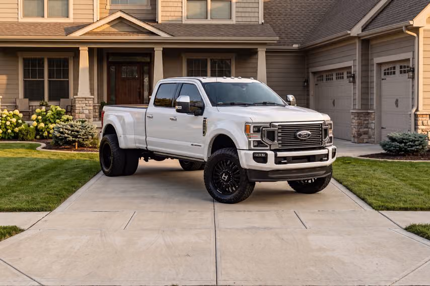2022 Ford F-450 Super Duty Platinum Crew Cab Image 33