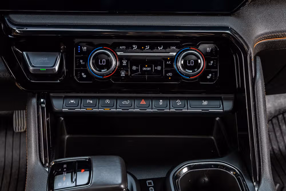 2022 GMC Sierra 1500 AT4 Crew Cab Image 27
