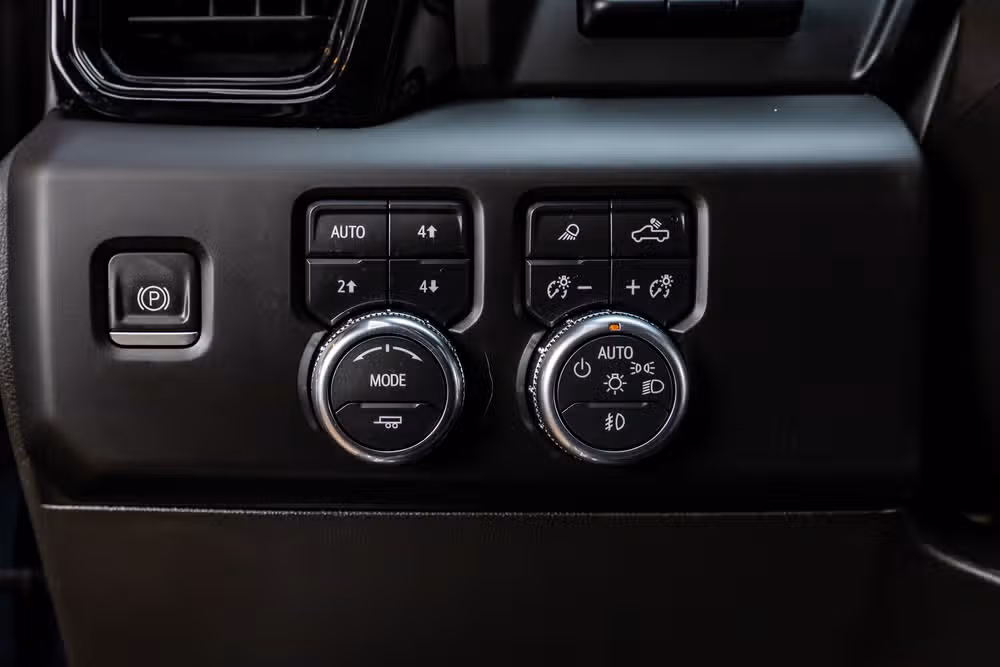 2022 GMC Sierra 1500 AT4 Crew Cab Image 22