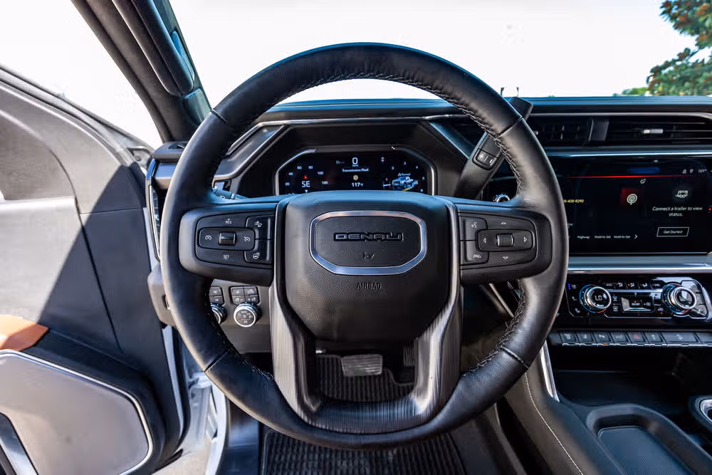 2025 GMC Sierra 2500HD Denali Ultimate Crew Cab Image 19