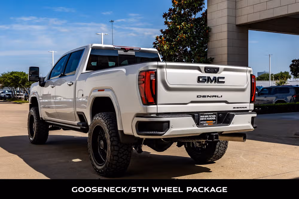 2025 GMC Sierra 2500HD Denali Ultimate Crew Cab Image 7