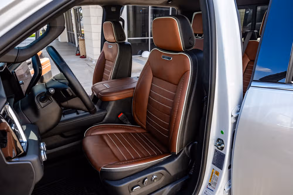 2025 GMC Sierra 2500HD Denali Ultimate Crew Cab Image 30