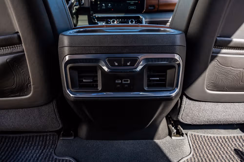 2025 GMC Sierra 2500HD Denali Ultimate Crew Cab Image 34