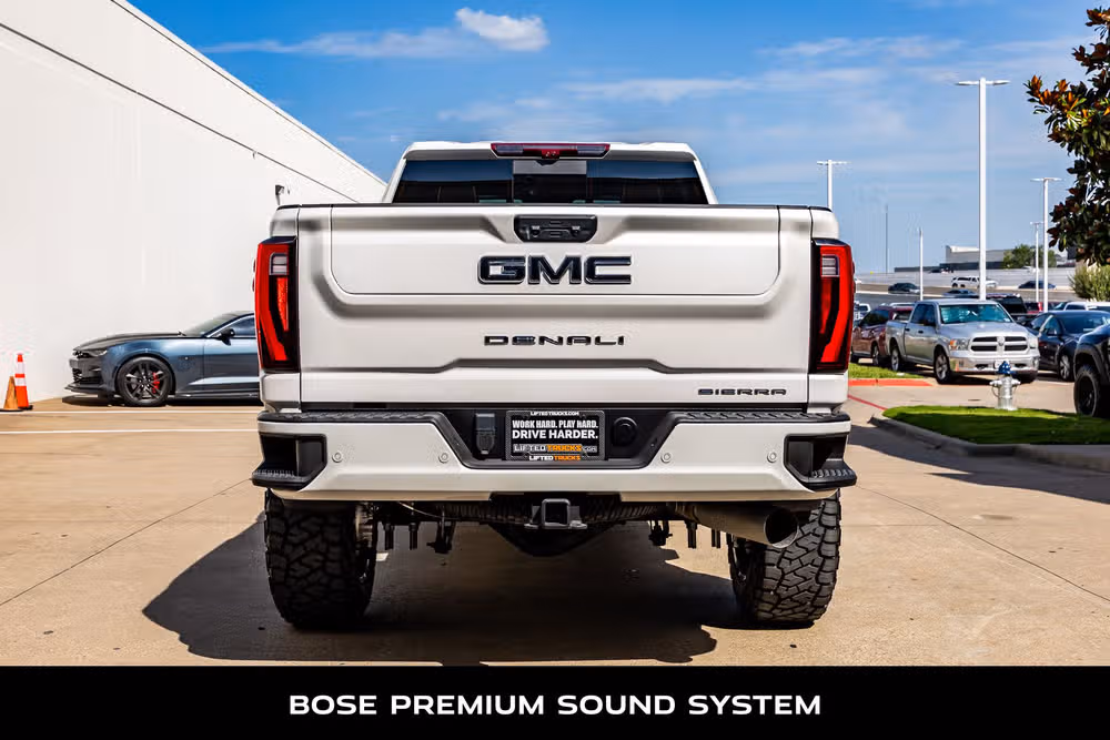 2025 GMC Sierra 2500HD Denali Ultimate Crew Cab Image 8