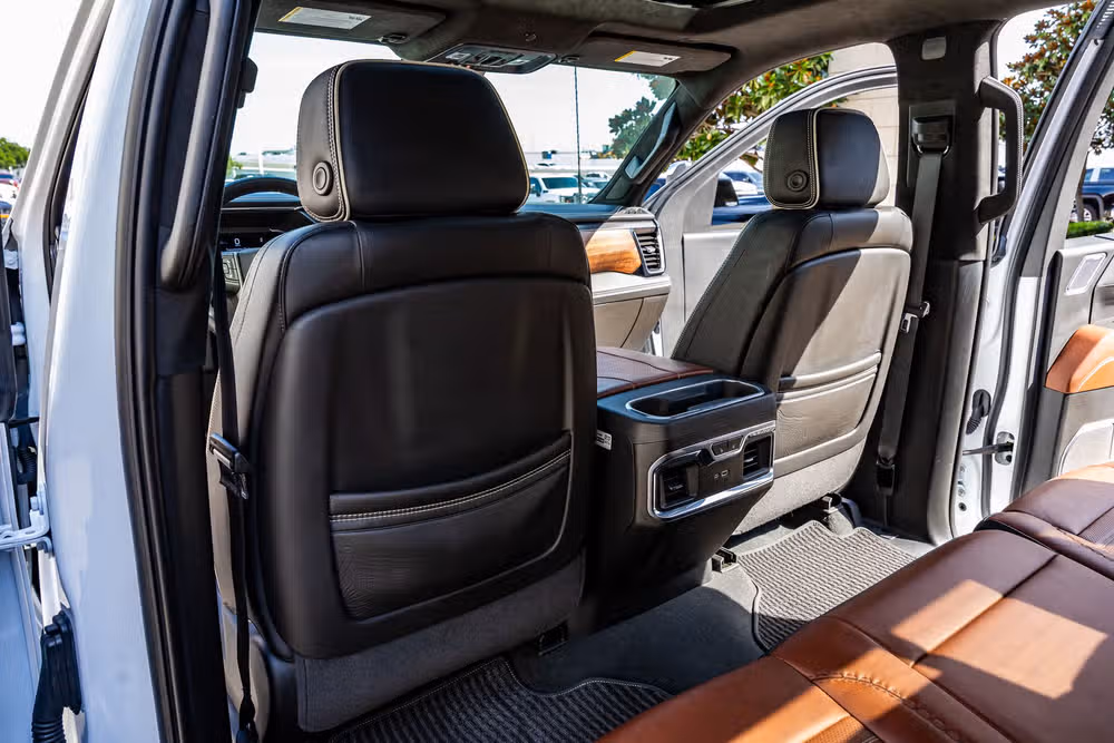 2025 GMC Sierra 2500HD Denali Ultimate Crew Cab Image 35
