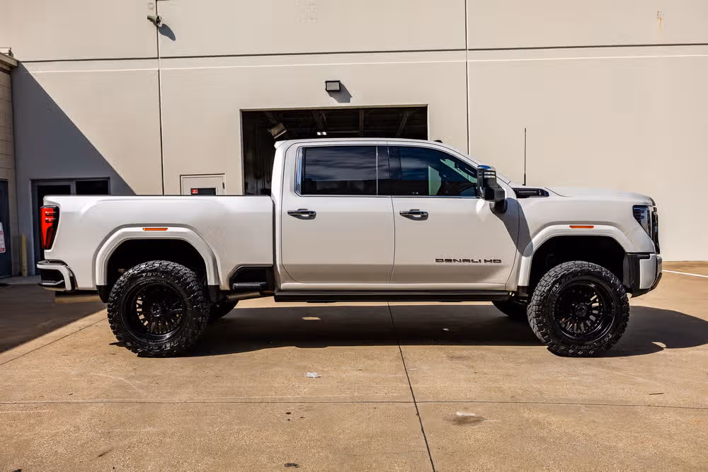 2025 GMC Sierra 2500HD Denali Ultimate Crew Cab Image 11