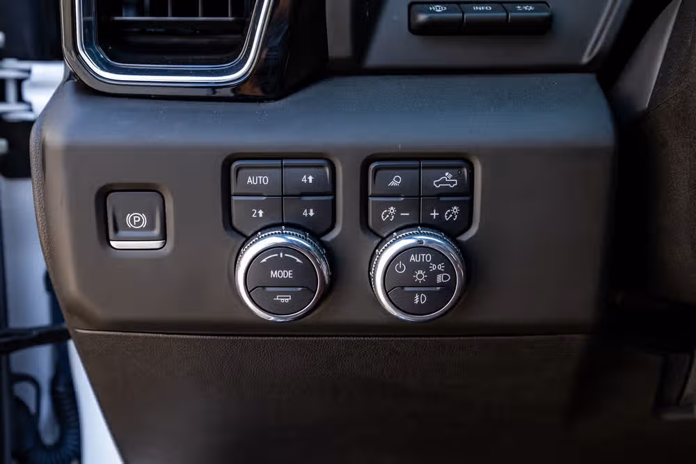 2025 GMC Sierra 2500HD Denali Ultimate Crew Cab Image 22