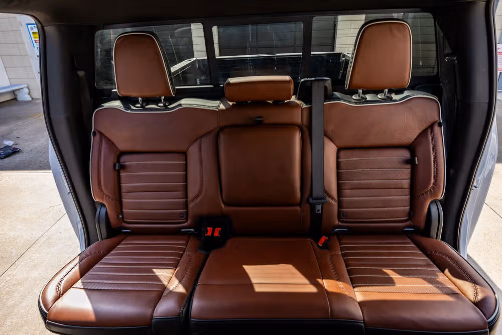 2025 GMC Sierra 2500HD Denali Ultimate Crew Cab Image 36