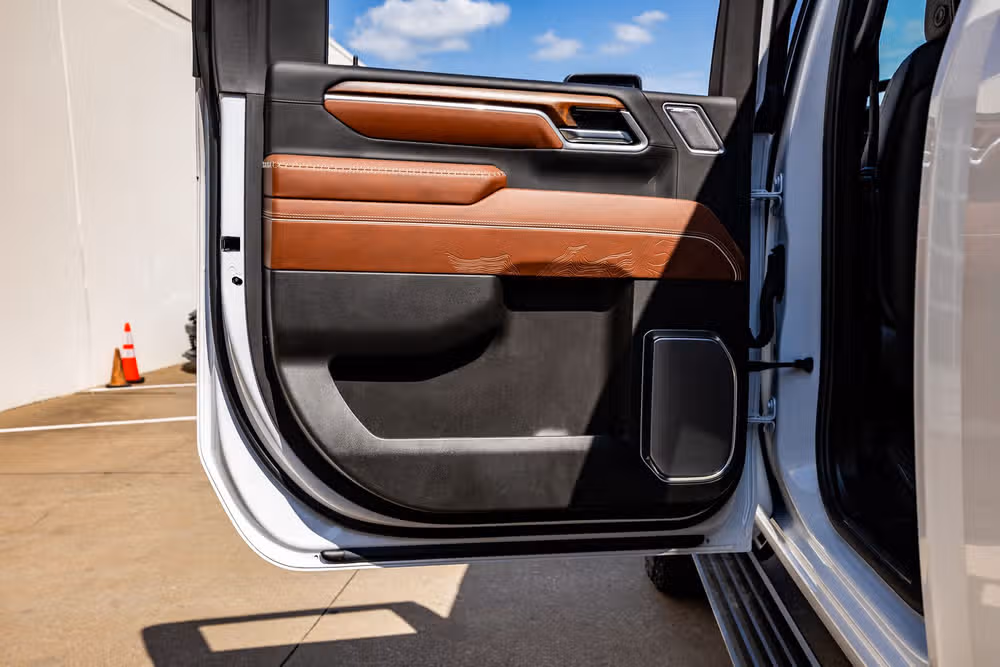 2025 GMC Sierra 2500HD Denali Ultimate Crew Cab Image 39