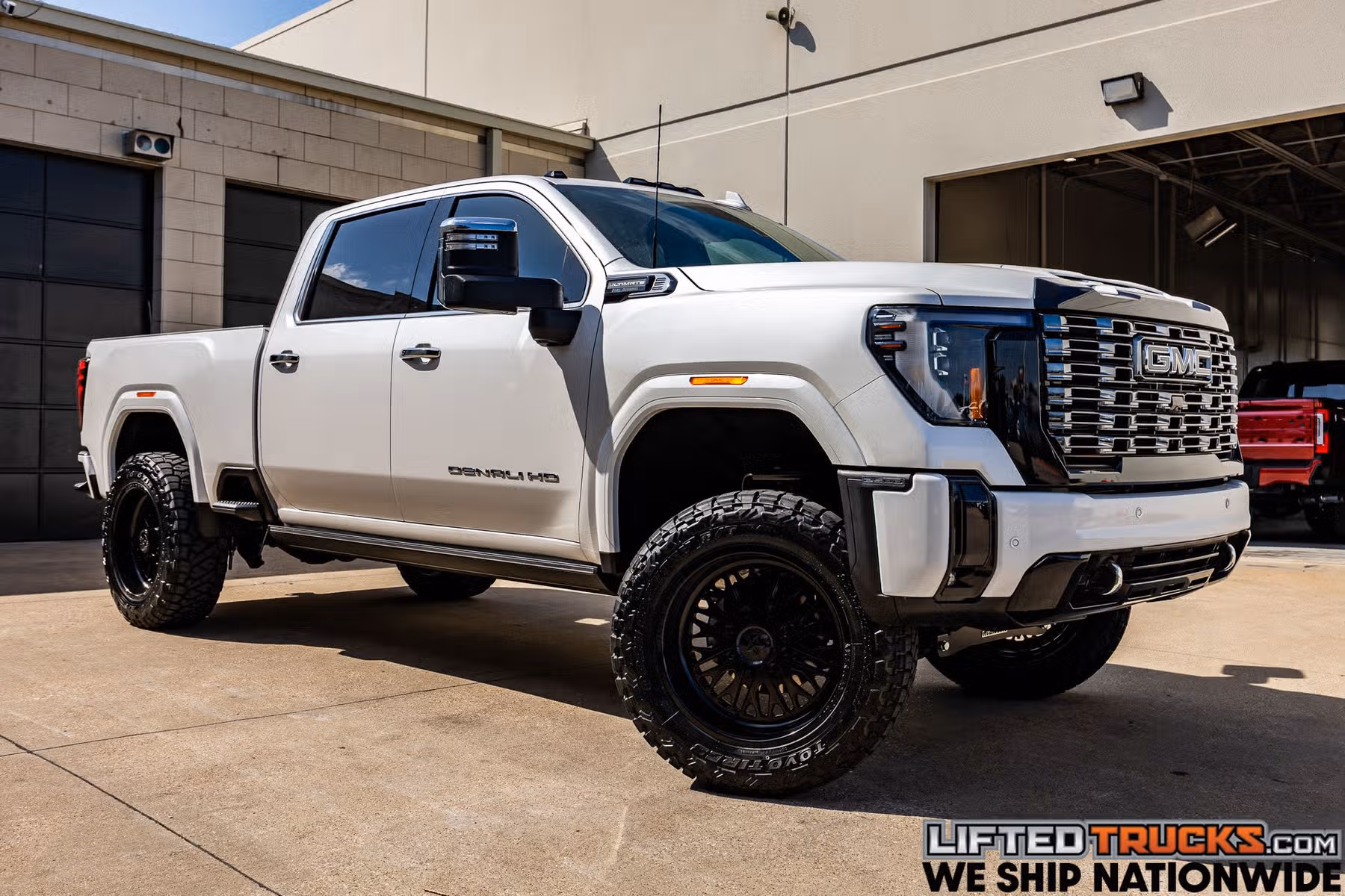 2025 GMC Sierra 2500HD Denali Ultimate Crew Cab Image 1