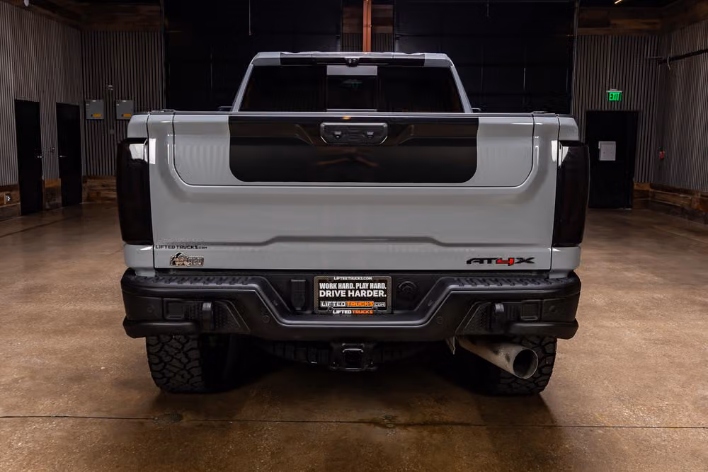 2025 GMC Sierra 2500HD AT4X Crew Cab Image 8