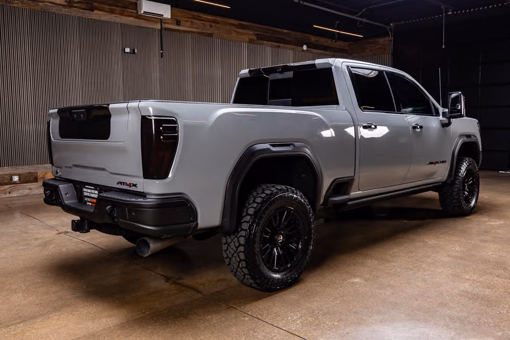 2025 GMC Sierra 2500HD AT4X Crew Cab Image 10
