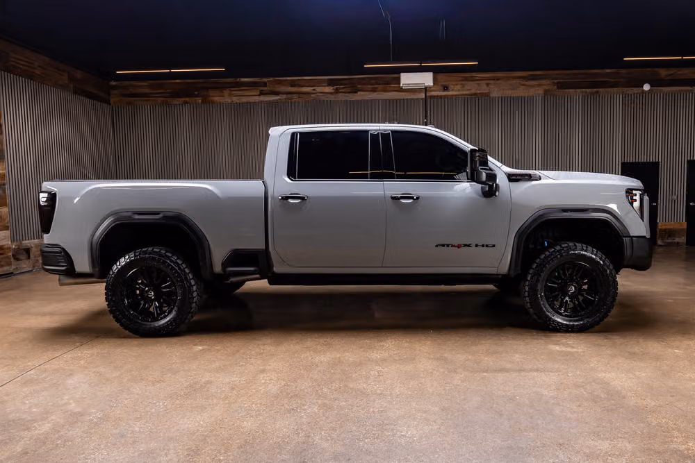 2025 GMC Sierra 2500HD AT4X Crew Cab Image 11