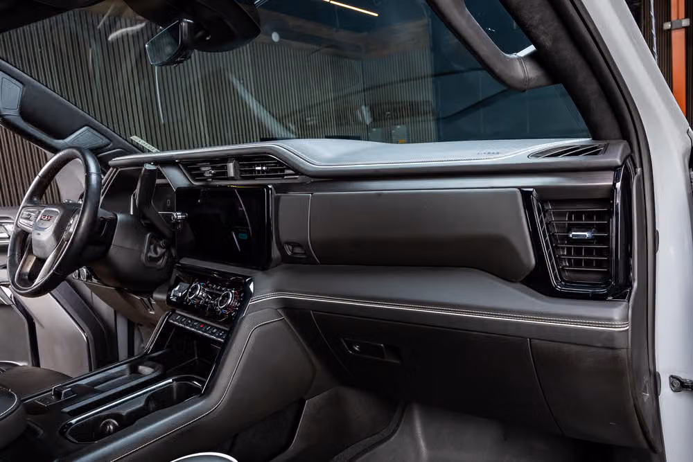 2025 GMC Sierra 2500HD AT4X Crew Cab Image 18