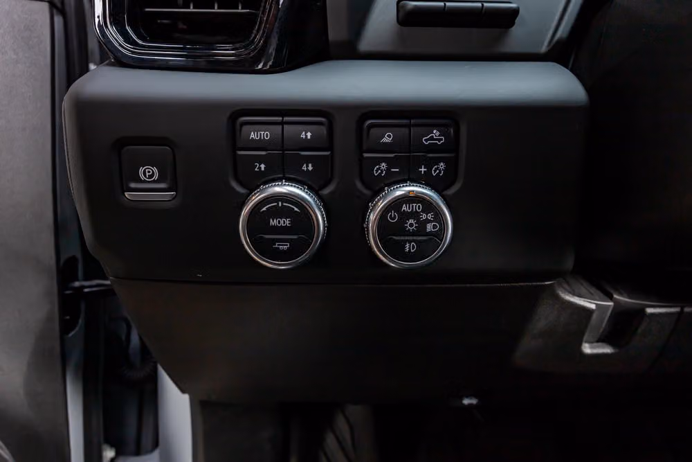 2025 GMC Sierra 2500HD AT4X Crew Cab Image 19