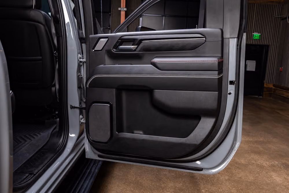 2025 GMC Sierra 2500HD AT4X Crew Cab Image 40