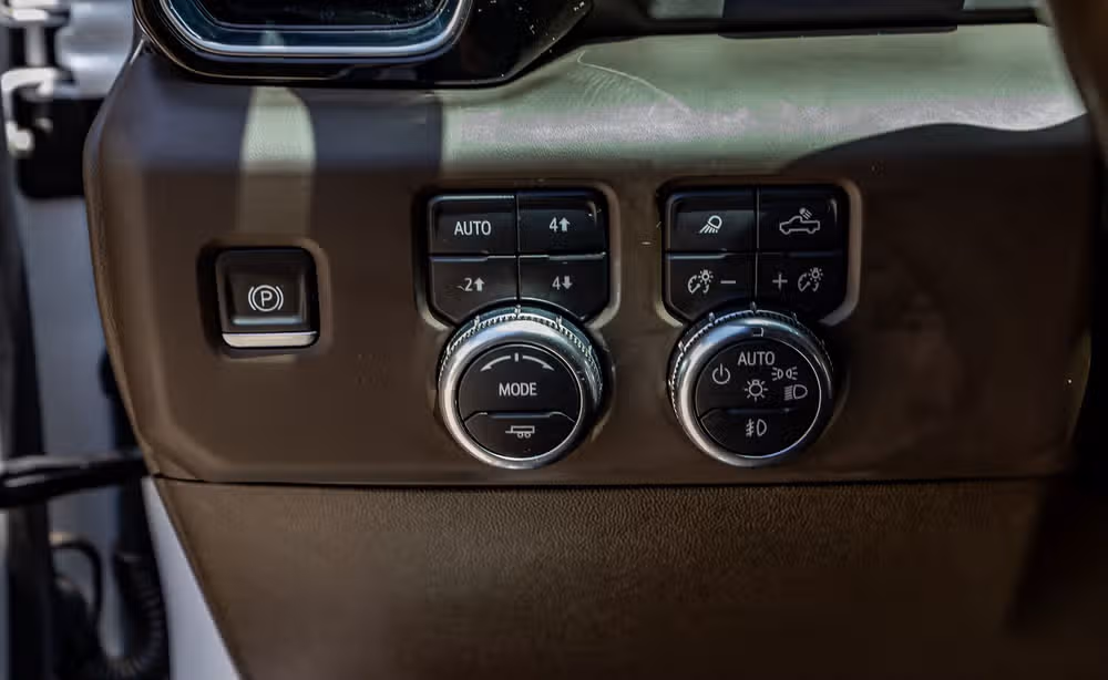 2024 GMC Sierra 3500HD Denali Crew Cab Image 19