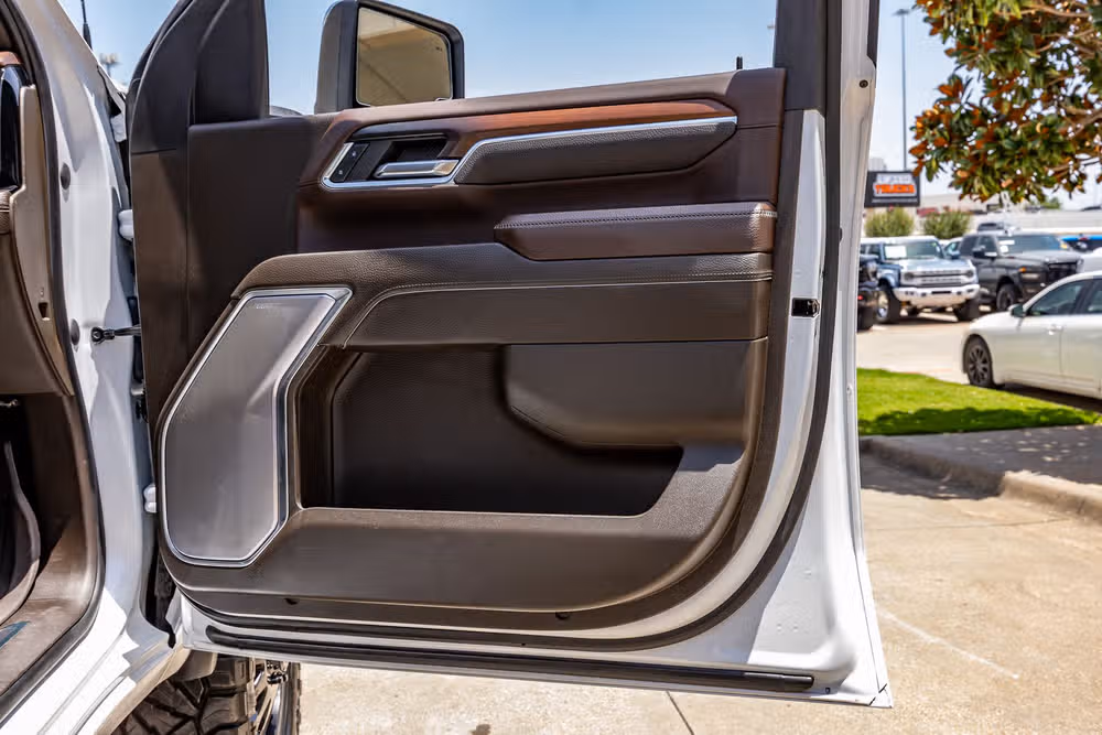 2024 GMC Sierra 3500HD Denali Crew Cab Image 35