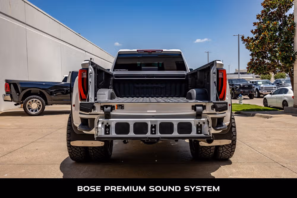 2024 GMC Sierra 3500HD Denali Crew Cab Image 9