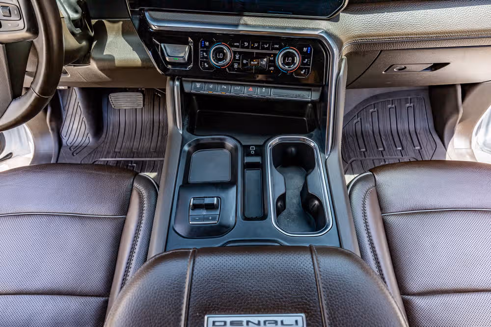 2024 GMC Sierra 3500HD Denali Crew Cab Image 25