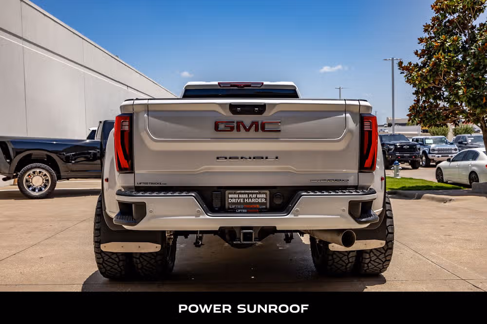 2024 GMC Sierra 3500HD Denali Crew Cab Image 8