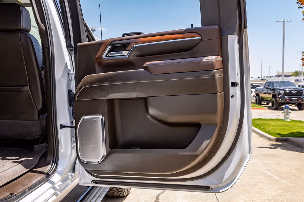 2024 GMC Sierra 3500HD Denali Crew Cab Image 37