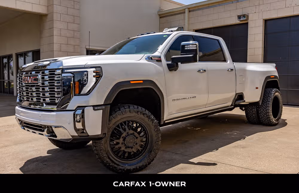 2024 GMC Sierra 3500HD Denali Crew Cab Image 5