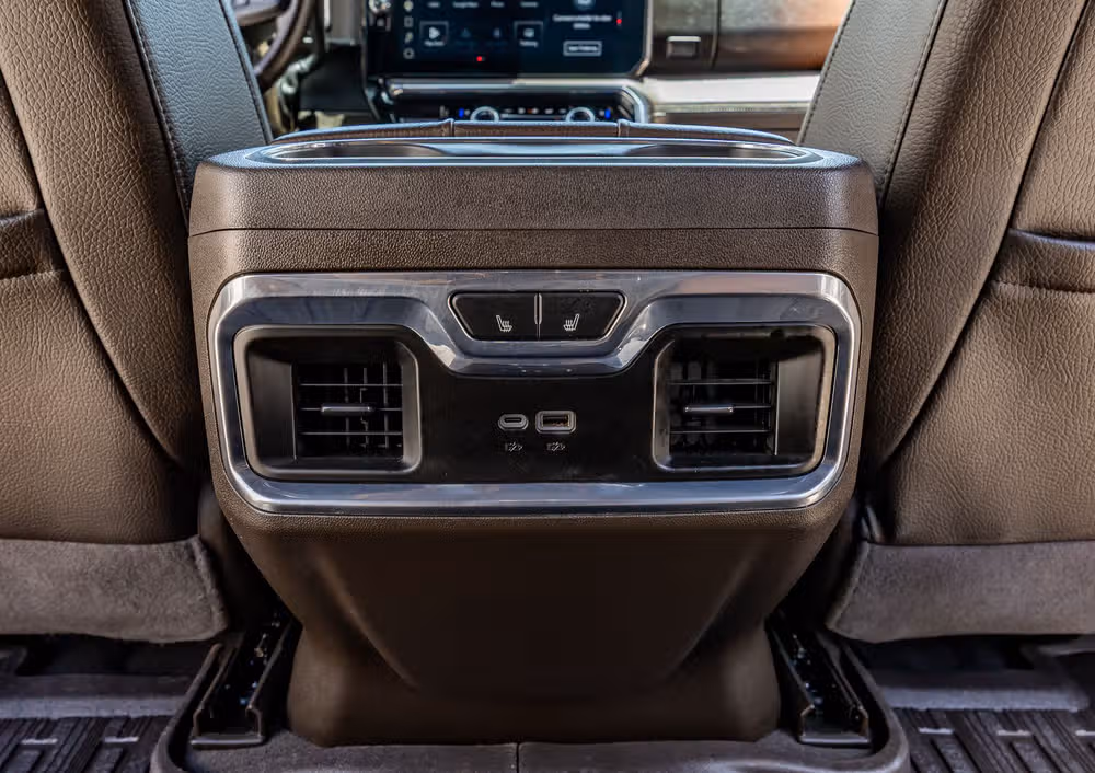 2024 GMC Sierra 3500HD Denali Crew Cab Image 31