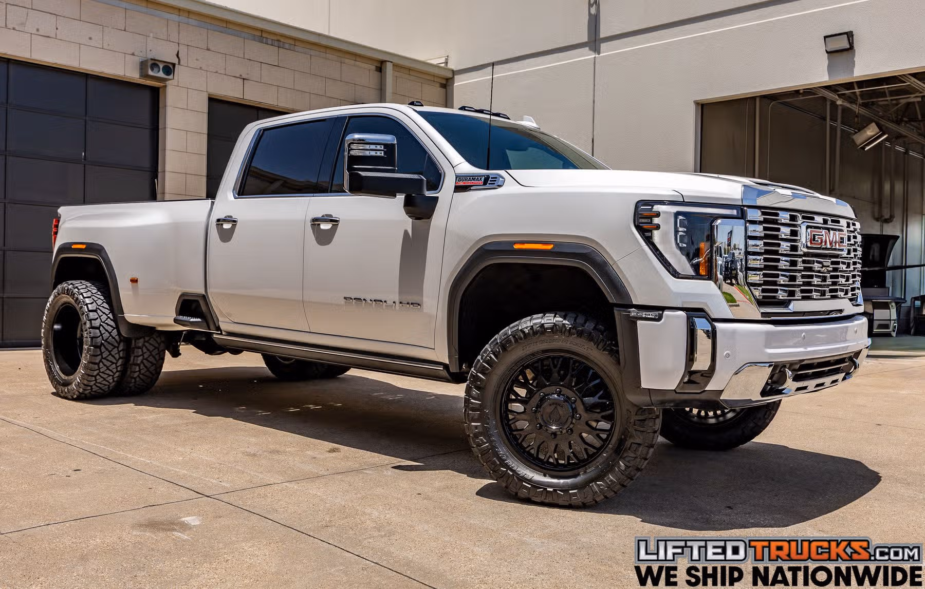 2024 GMC Sierra 3500HD Denali Crew Cab Image 1