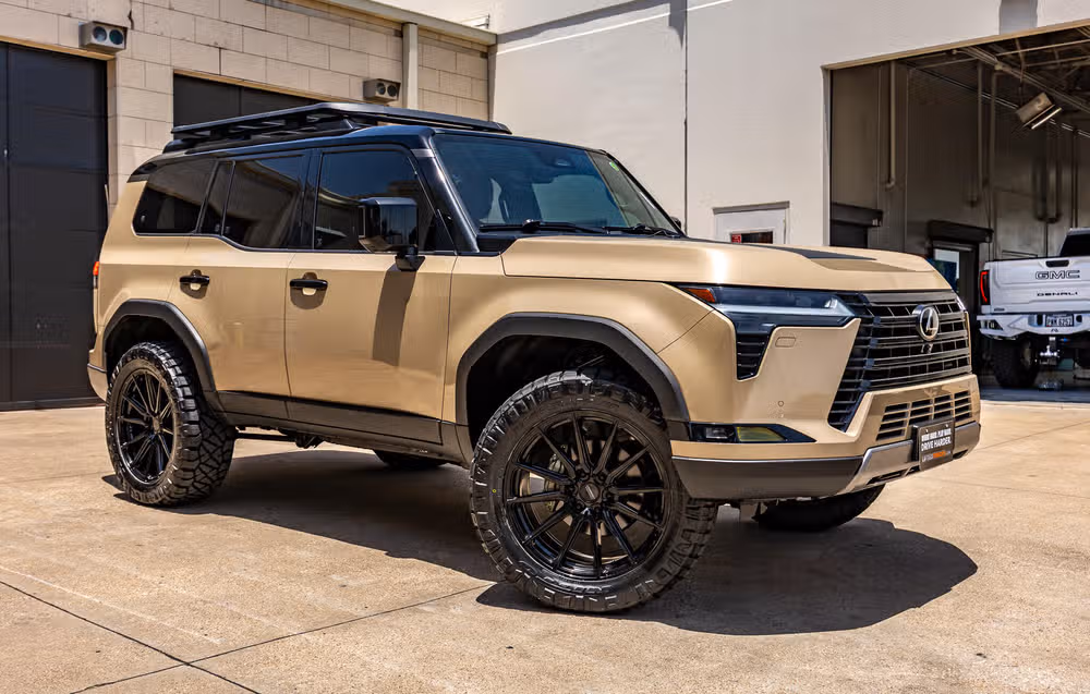 2024 Lexus GX 550 Overtrail+ Image 1